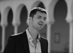 Video del cantante Yaniv Daor