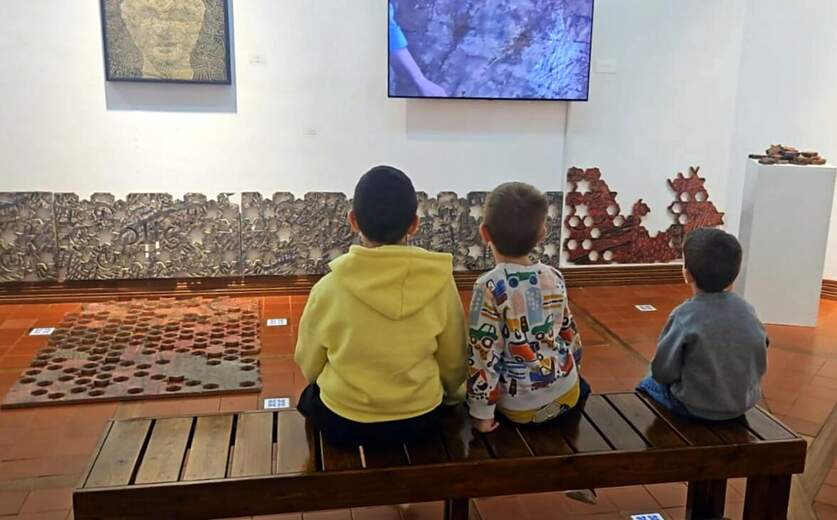 תערוכה - עבר הווה חיים